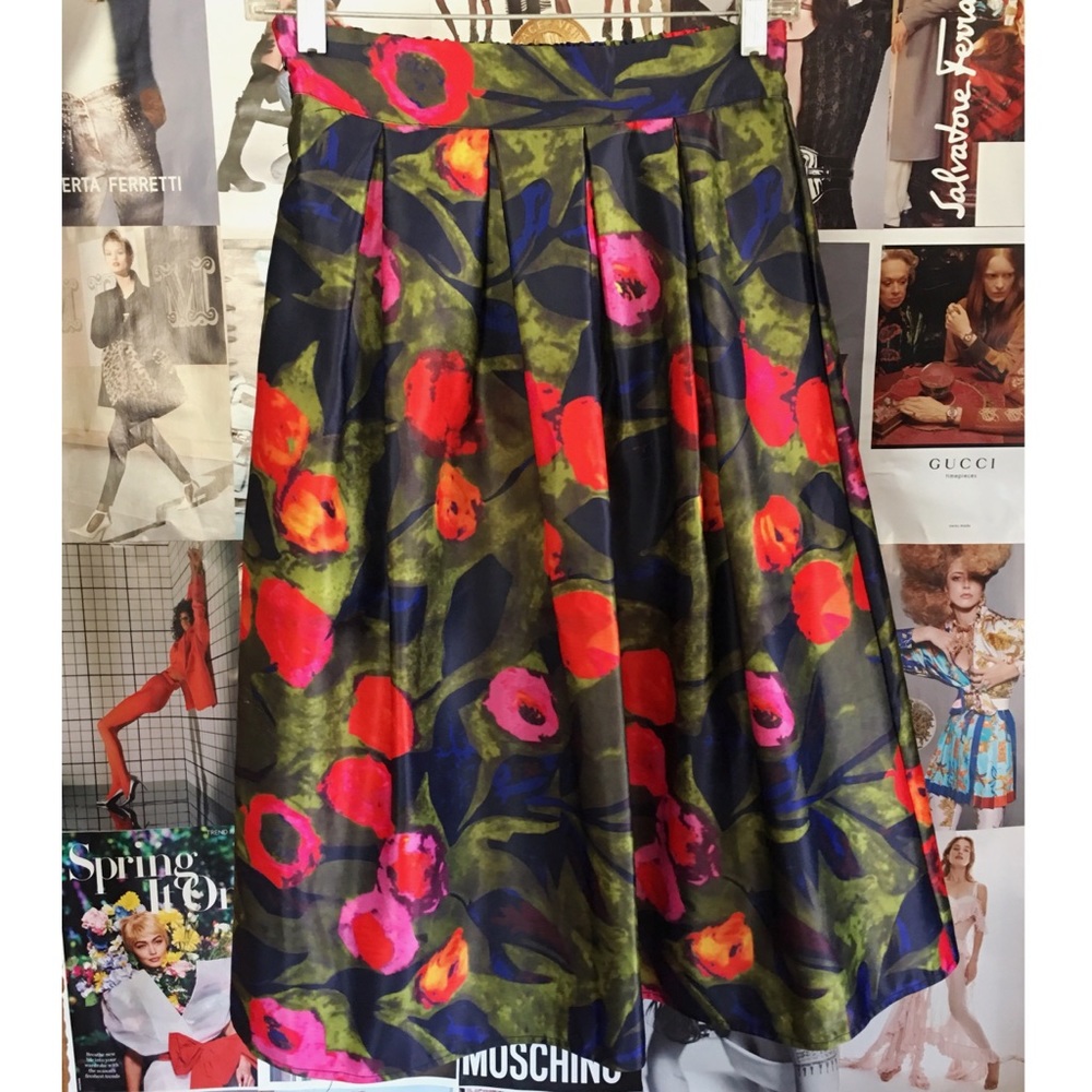 Floral prints skirt 👗 - Picture 2 of 3